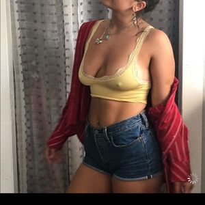 yellow top / red top